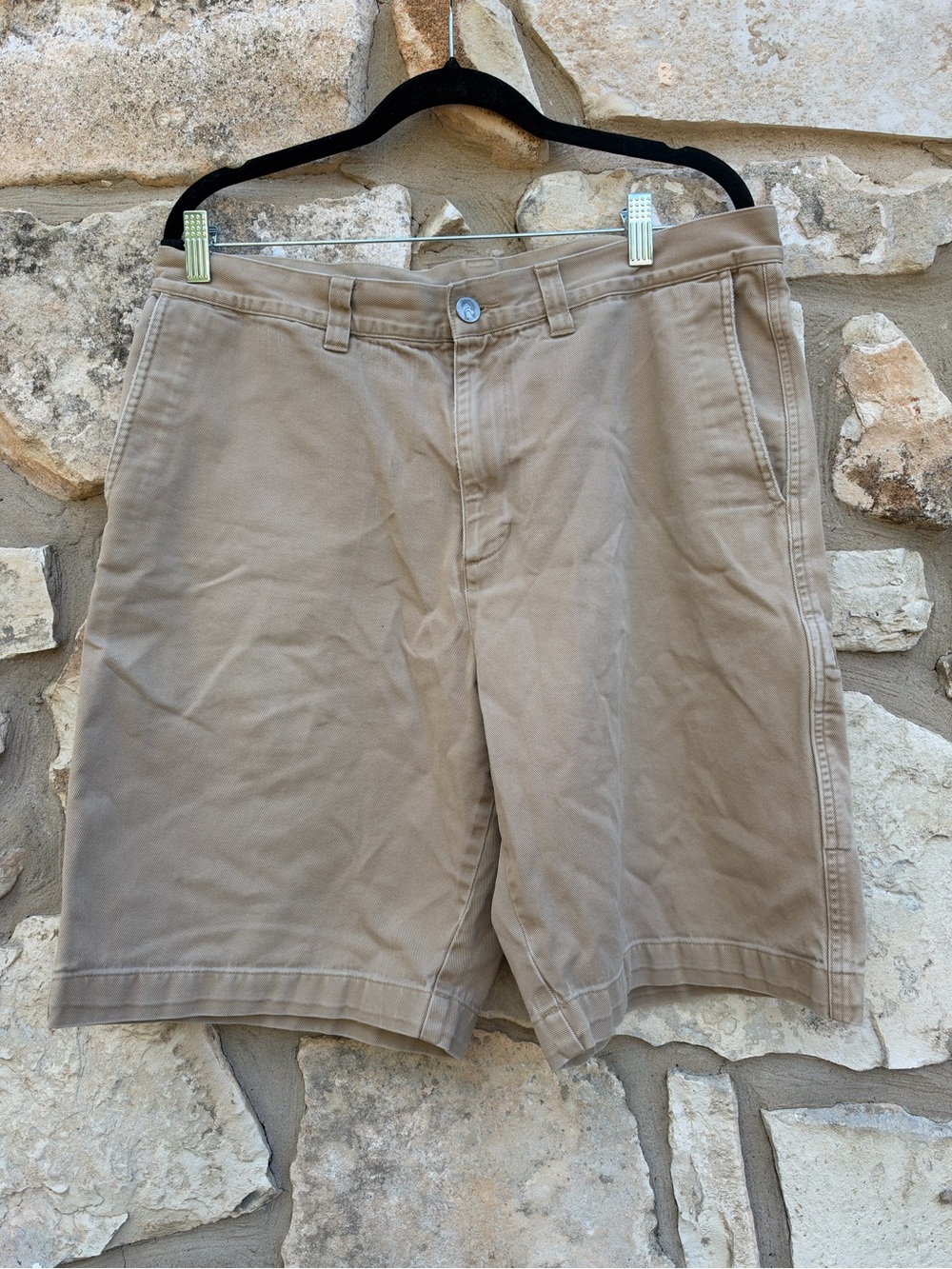 Patagonia mens khaki shorts size 34